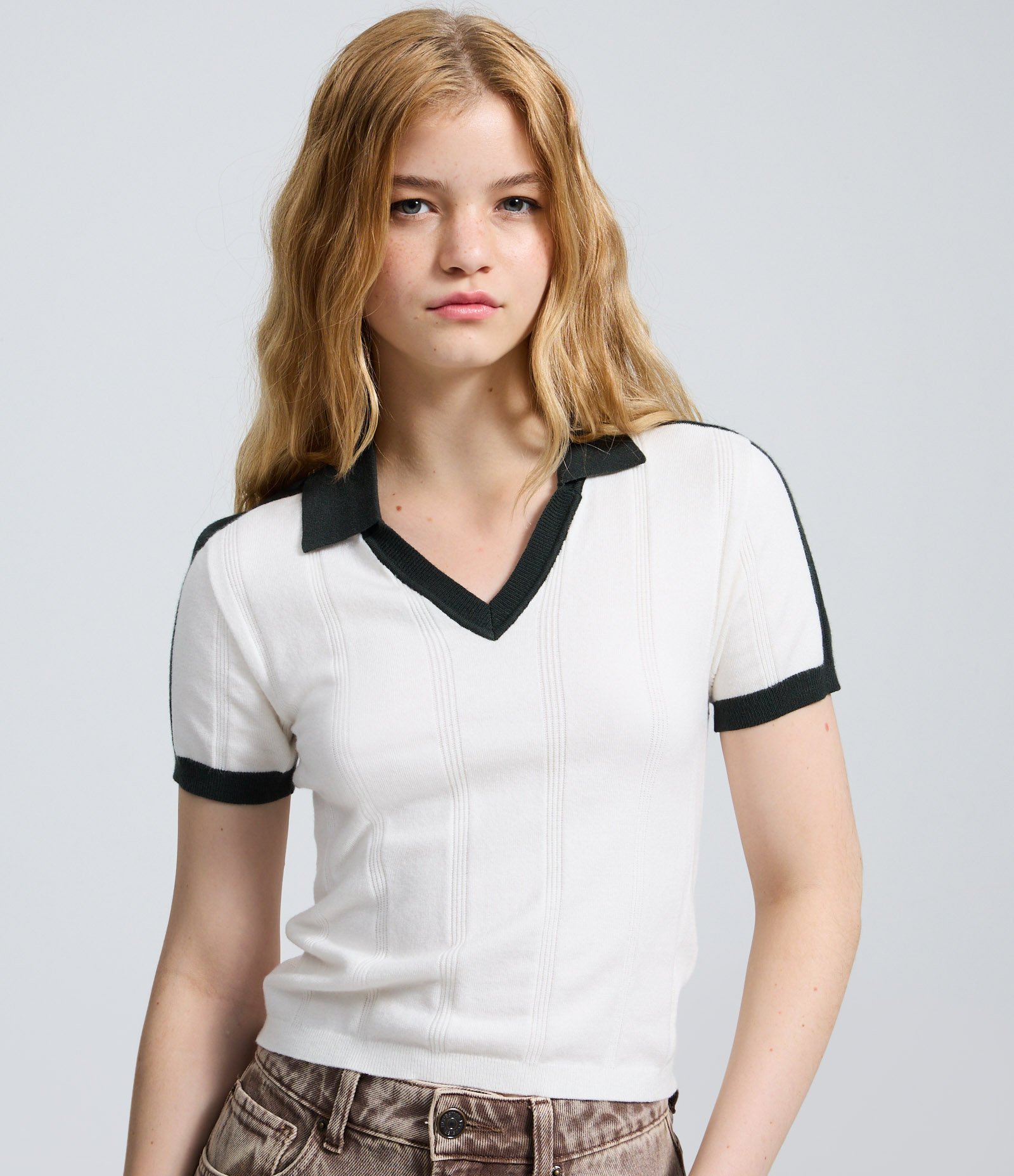 Blusa em Tricô com Gola Polo Contrastante Branco 3