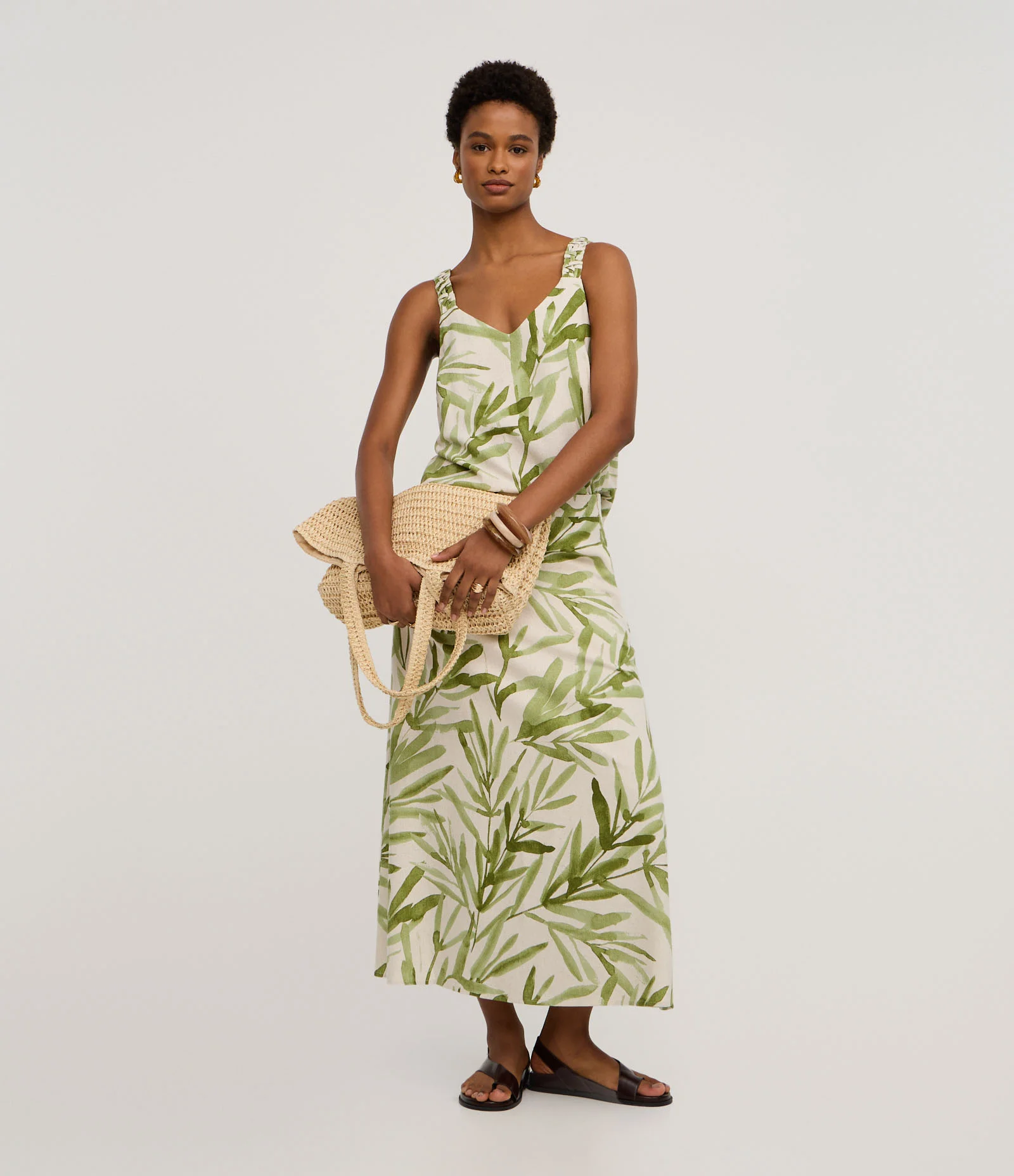 Regata em Viscolinho com Estampa Folhagem e Gola V Verde 2