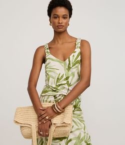 Regata em Viscolinho com Estampa Folhagem e Gola V