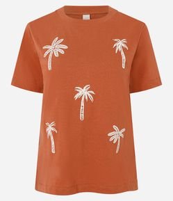 Camiseta em Algodão com Estampa de Coqueiros