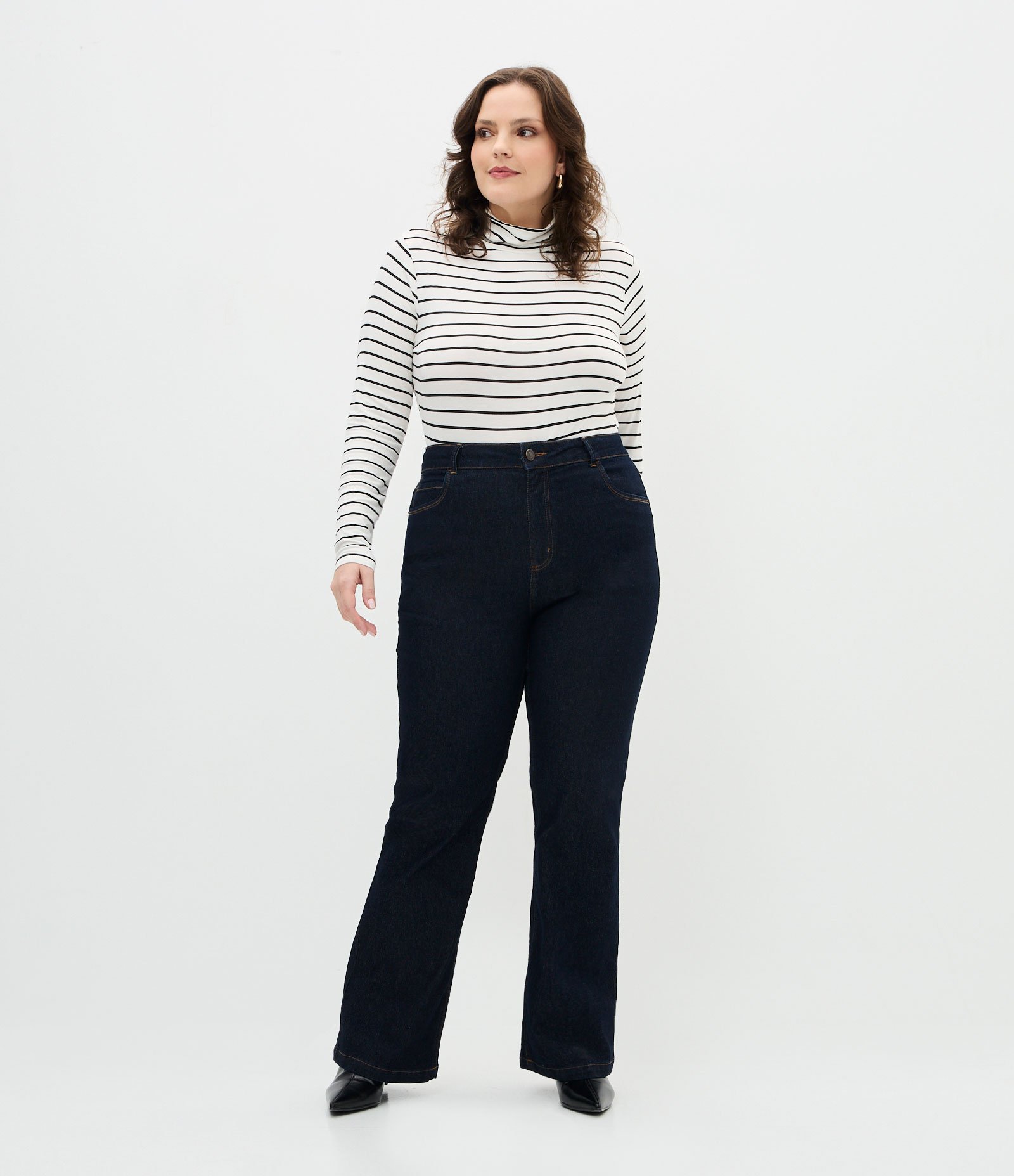 Blusa em Viscolycra com Gola Alta Curve & Plus Size Off White 2