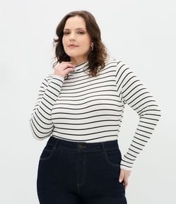 Blusa em Viscolycra com Gola Alta Curve & Plus Size