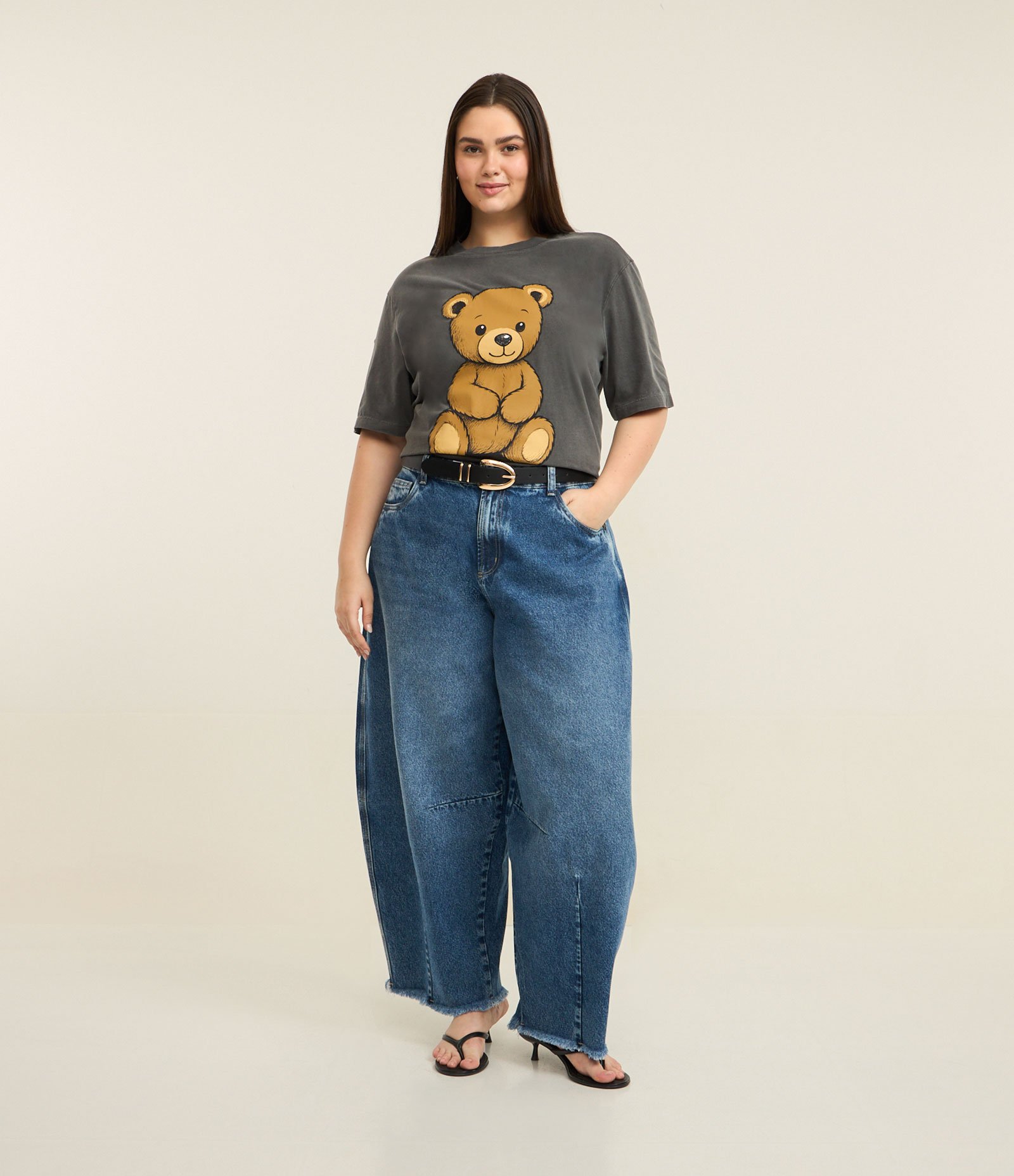 Camiseta Alongada com Efeito Lavada e Estampa de Urso Curve e Plus Size Preto 3