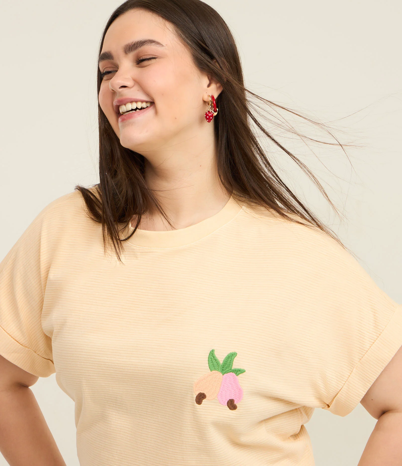 Blusa Boxy com Caju Bordado e Listras Curve & Plus Size Amarelo 1