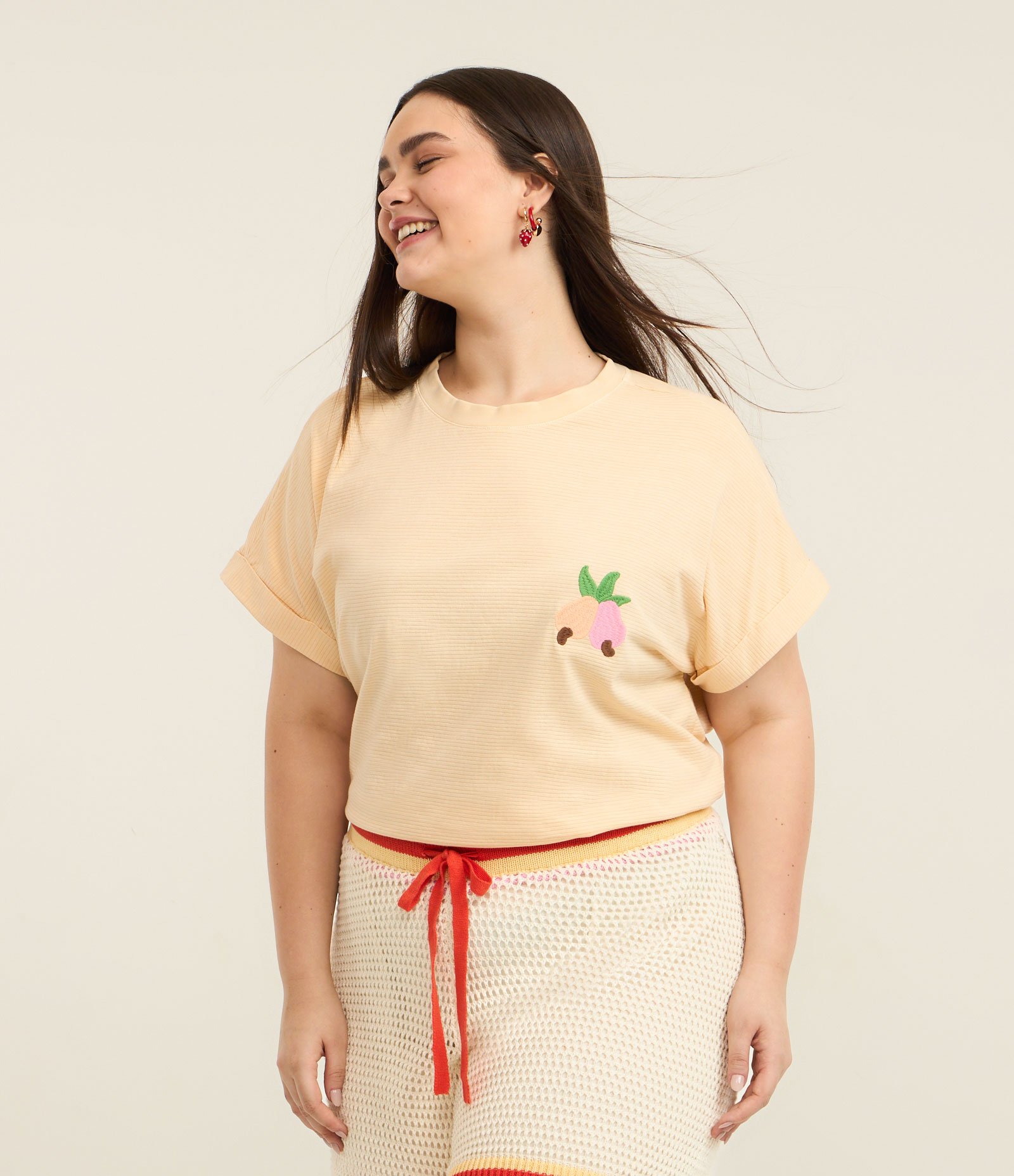 Blusa Boxy com Caju Bordado e Listras Curve & Plus Size Amarelo 2
