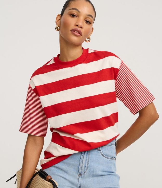 Camiseta T-Shirt Listrada em Algodão com Costura Aparente
