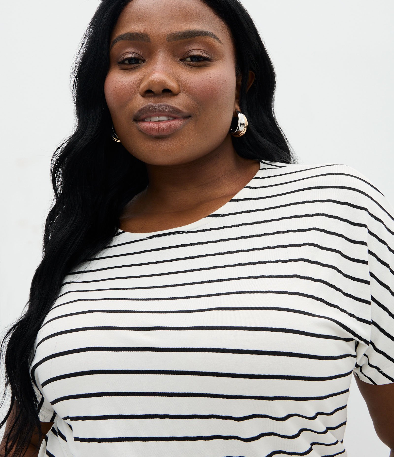 Blusa Regular em  Viscolycra com Estampa de Listras Curve & Plus Size Off White/Preto 3
