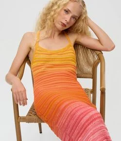 Vestido Longo em Tricô Degrade com Alças Cruzadas