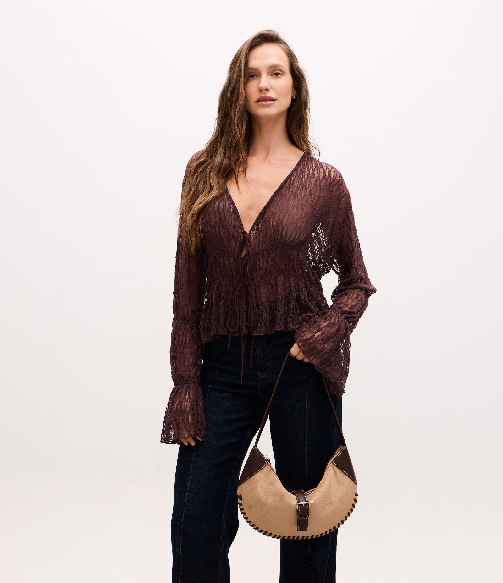 Bolsa Baguete Média em Suede com Metais Light Gold Bege 9