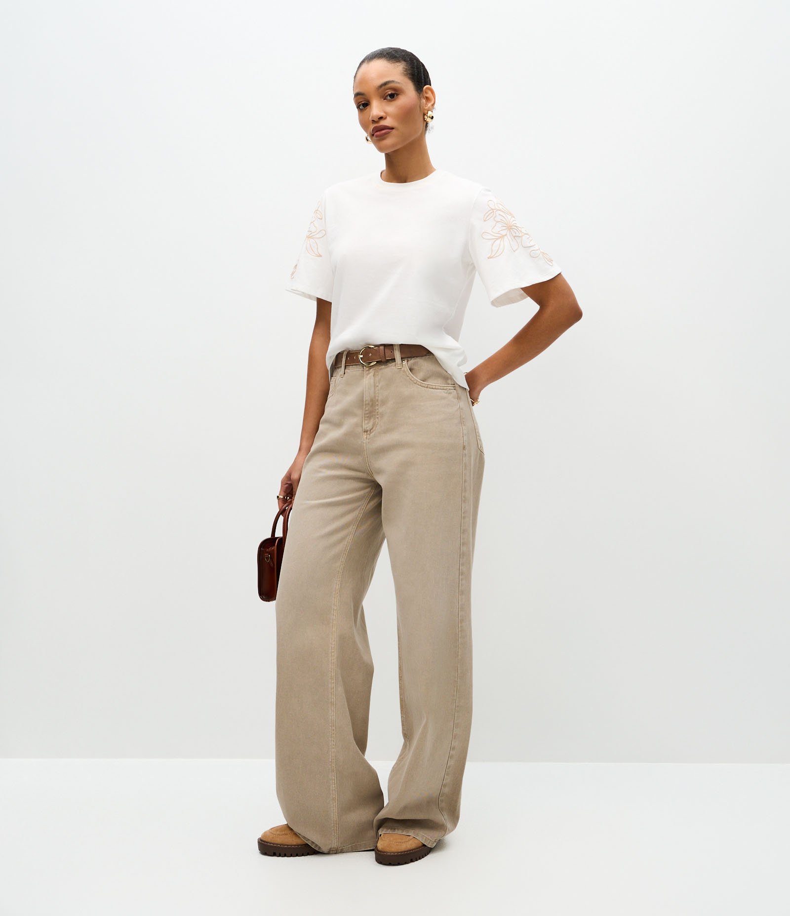 Blusa Slim em Algodão com Bordado Folhagem nas Mangas Branco 2