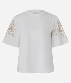 Blusa Slim em Algodão com Bordado Folhagem nas Mangas