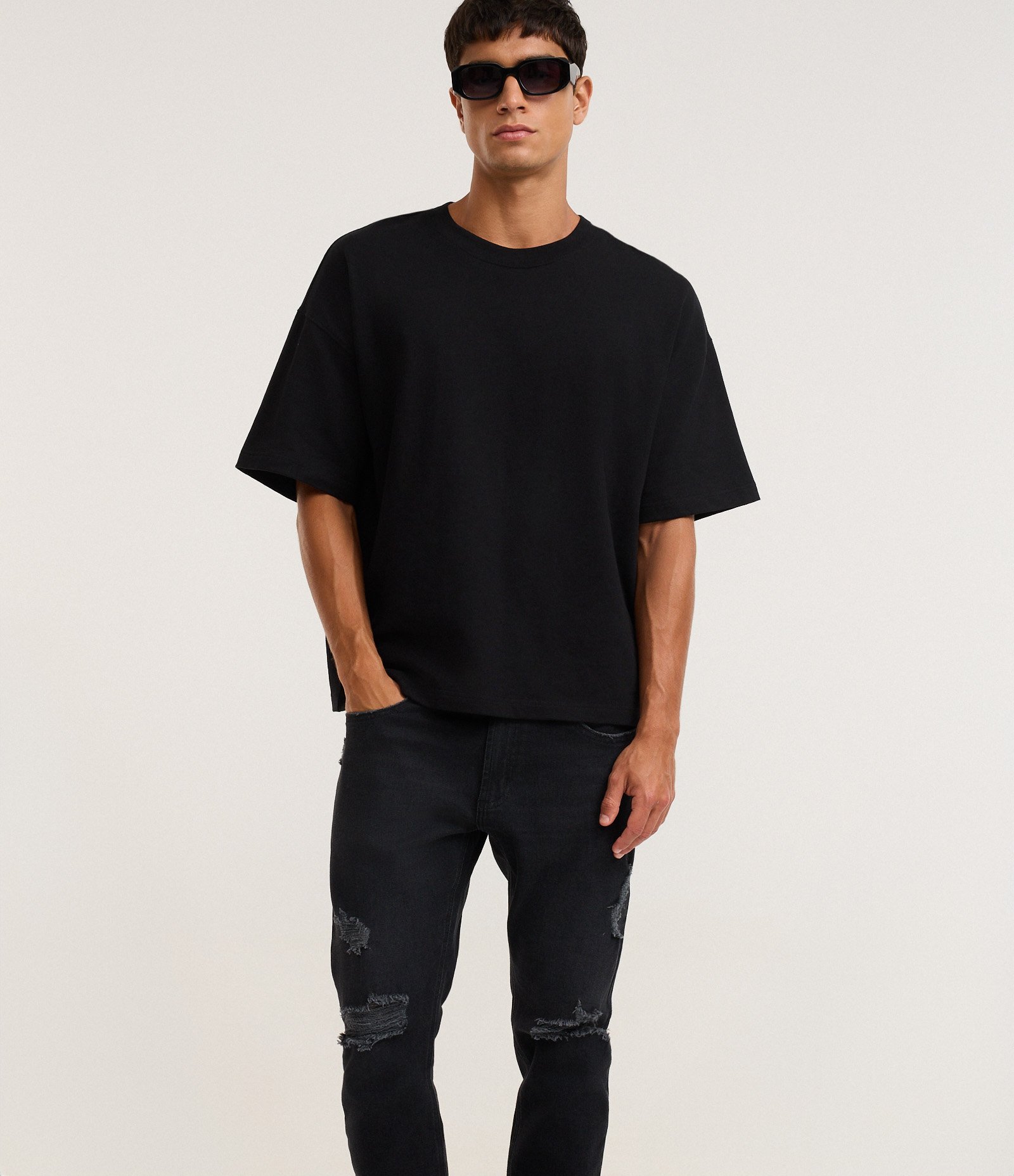 Calça Jeans Skinny Cropped com Rasgos Preto 3