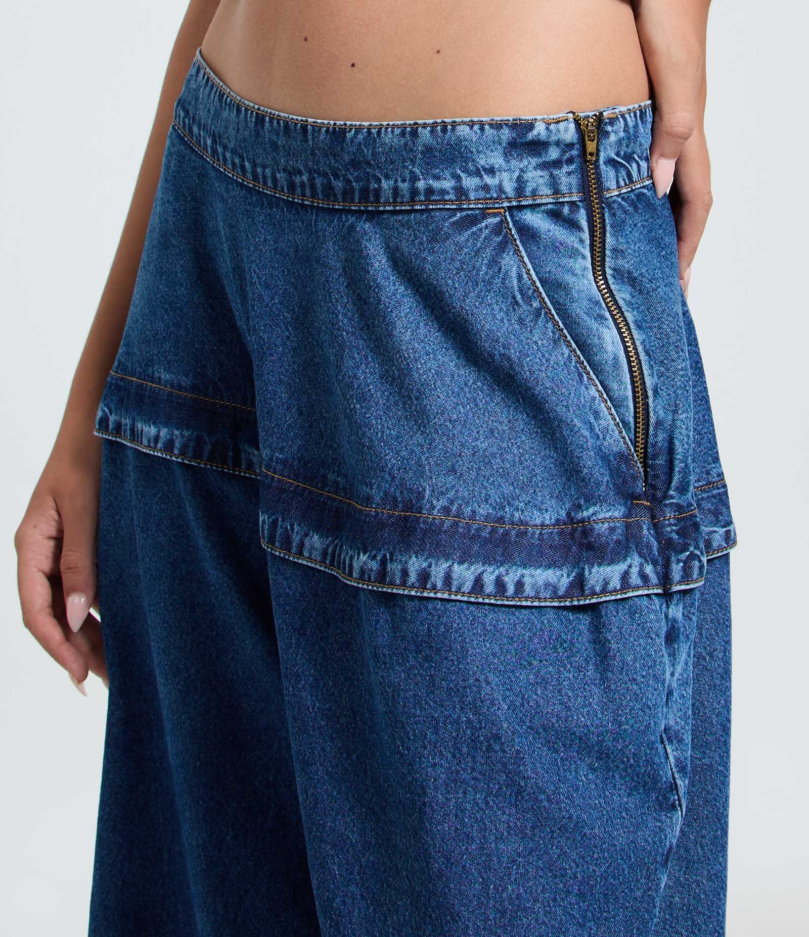Calça Wide Leg em Jeans com Pala Saia Azul 2