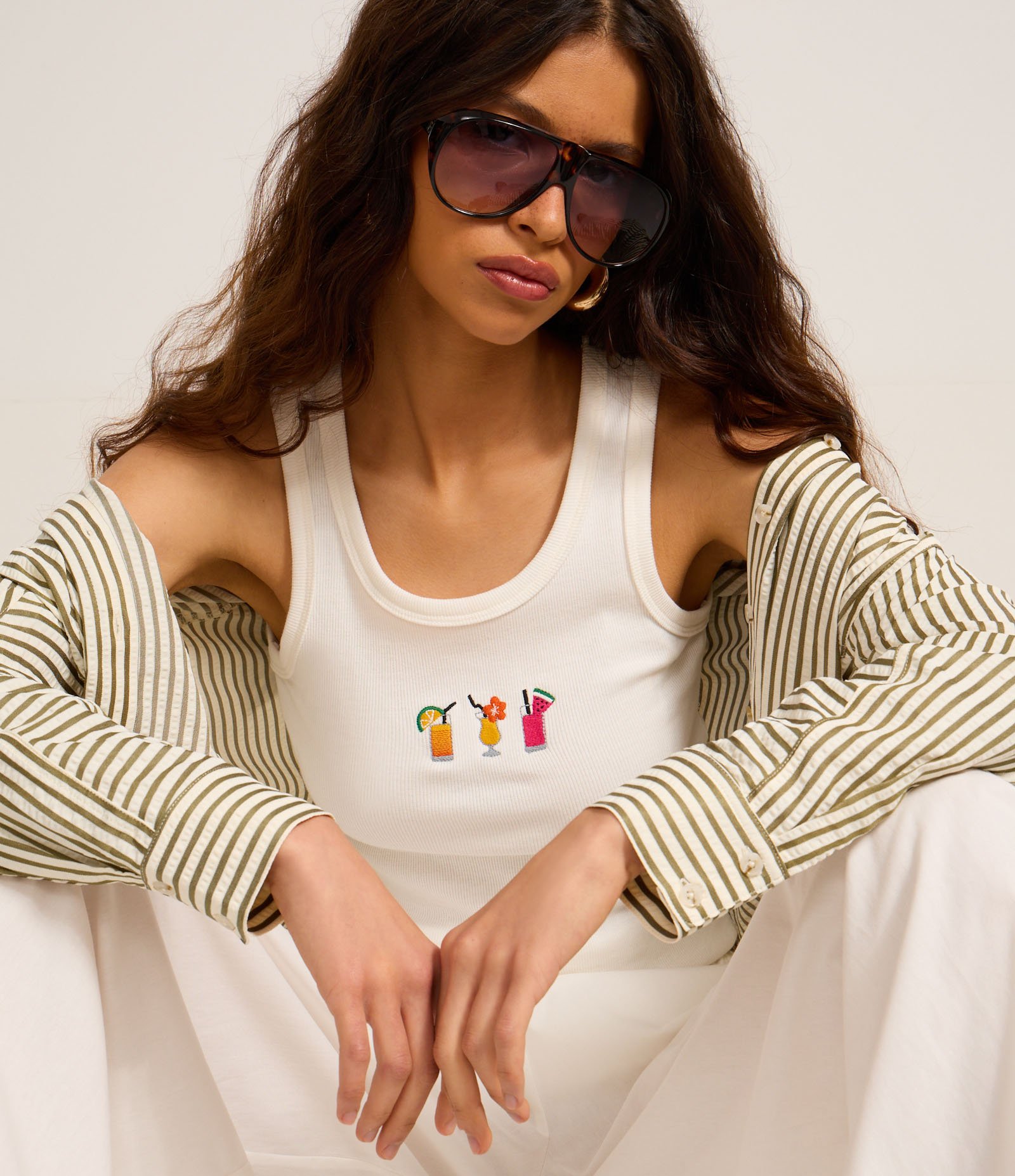 Blusa Regata em Ribana com Bordado de Drinks Branco 1