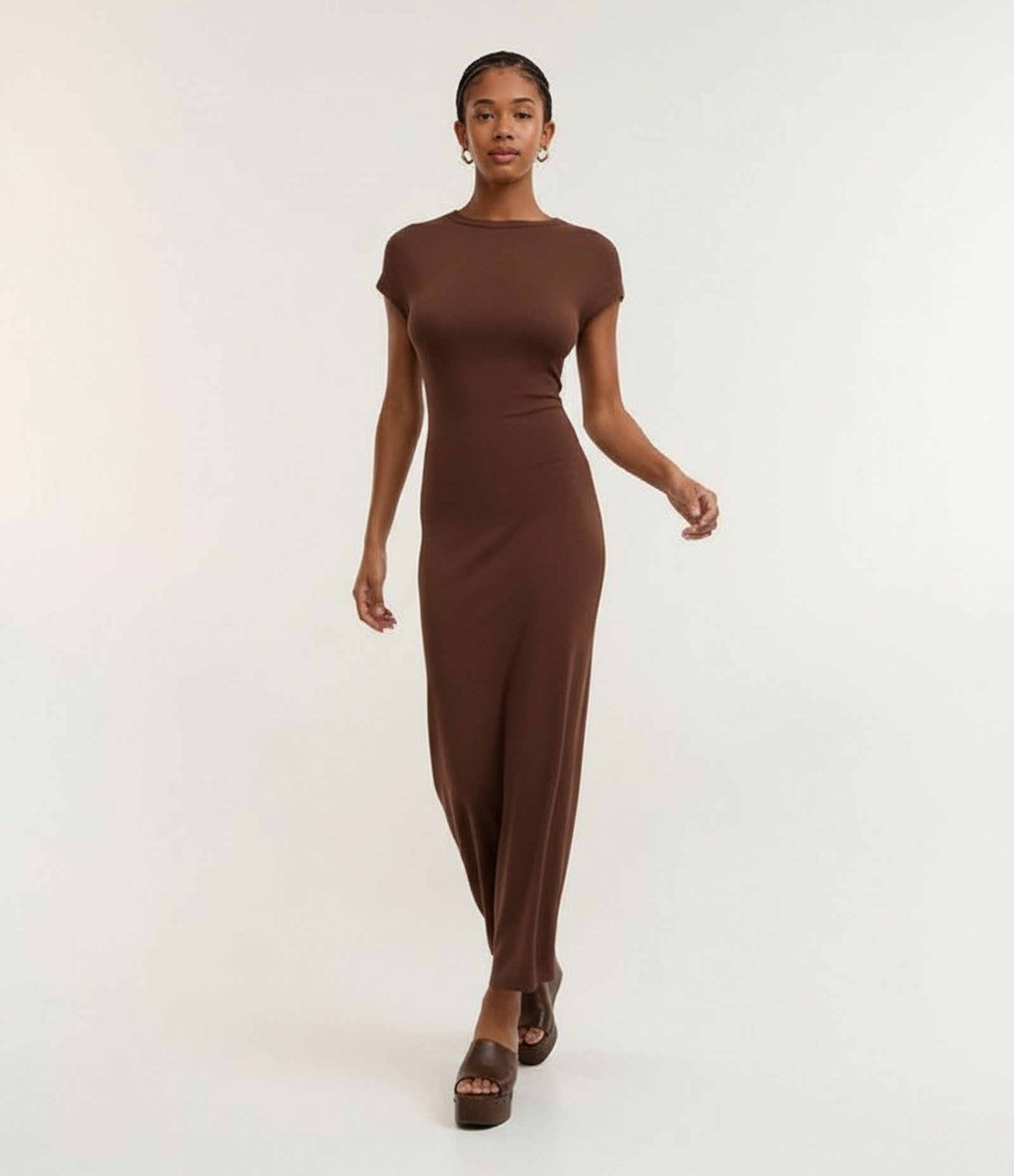 Vestido em Ribana com Ombro Caído e Fenda Marrom 5