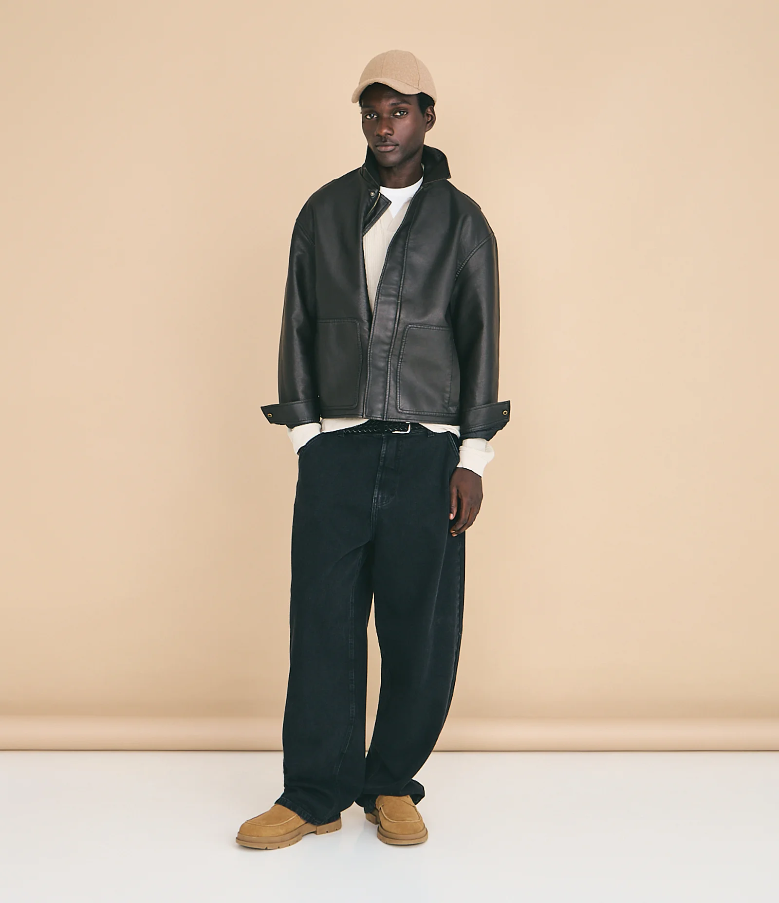 Calça Reta em Jeans Estonado Preto 1