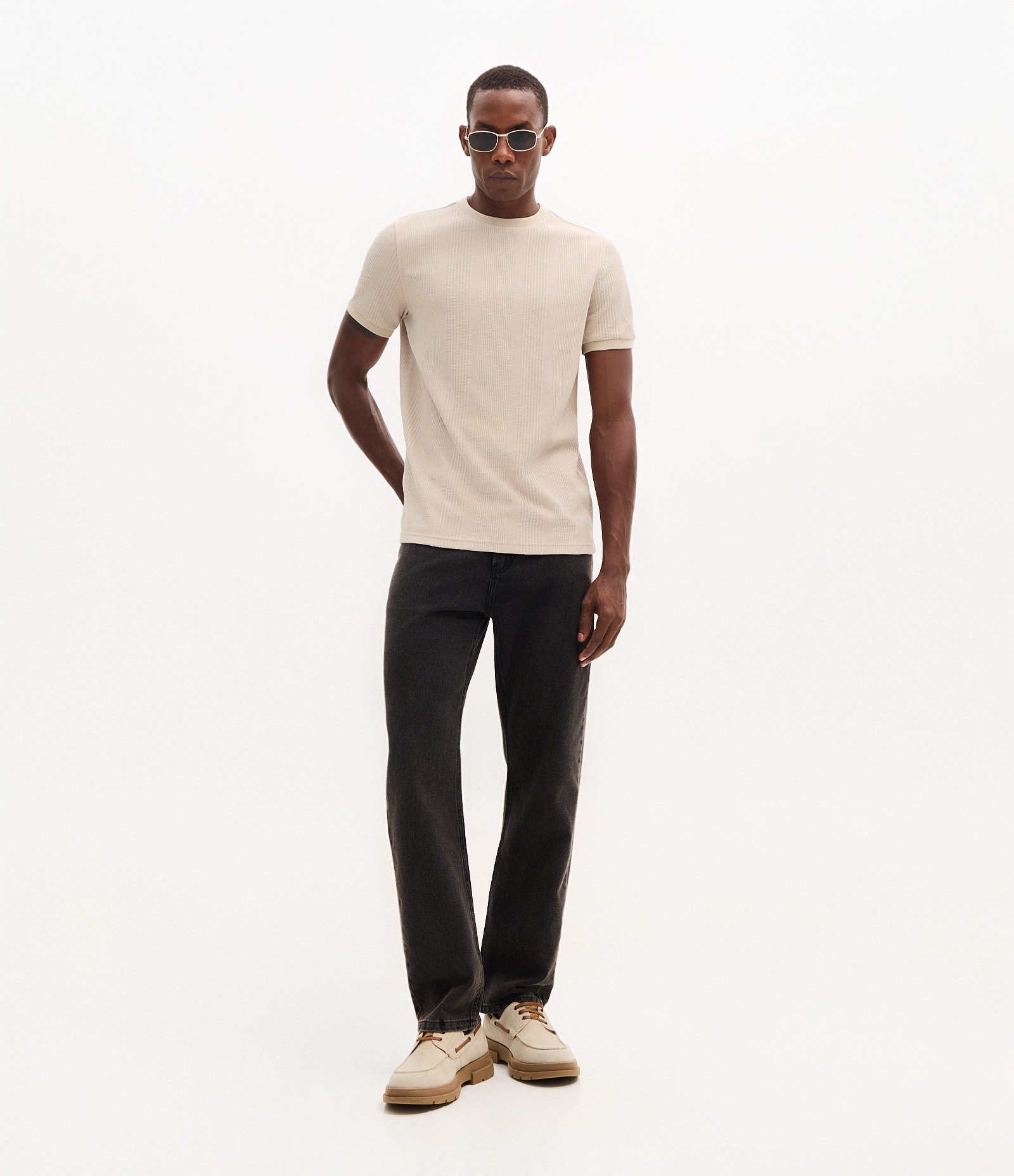 Calça Reta em Jeans Estonado Preto 2