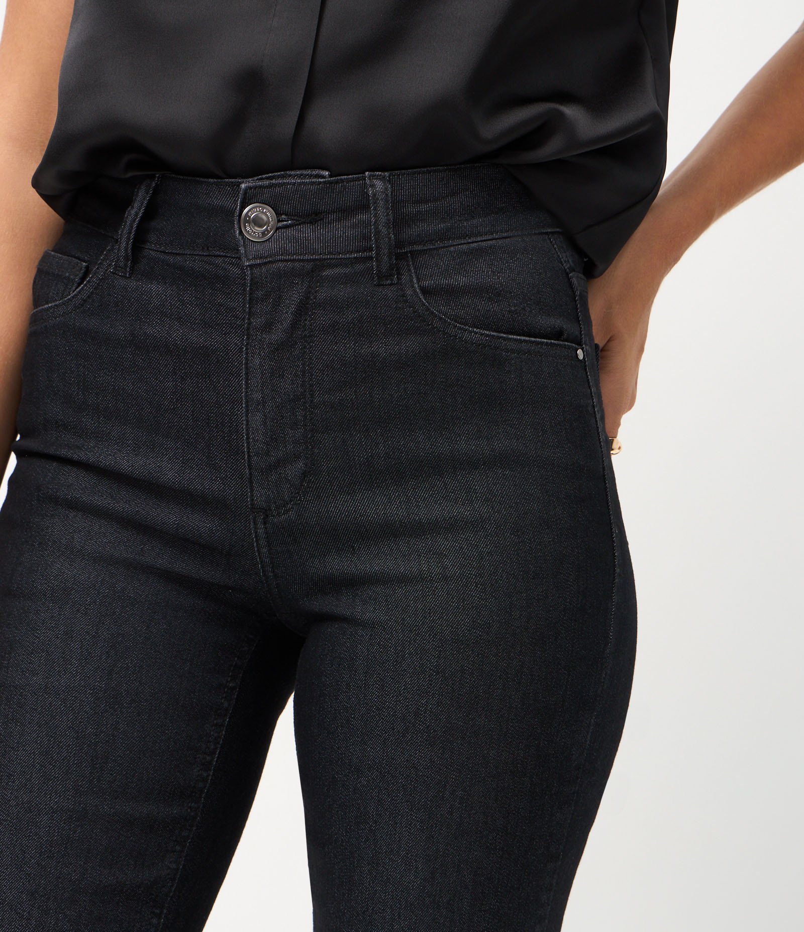 Calça Reta em Jeans com Elastano e Cintura Alta Preto 4