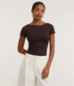 Blusa Manga Curta com Decote Canoa
