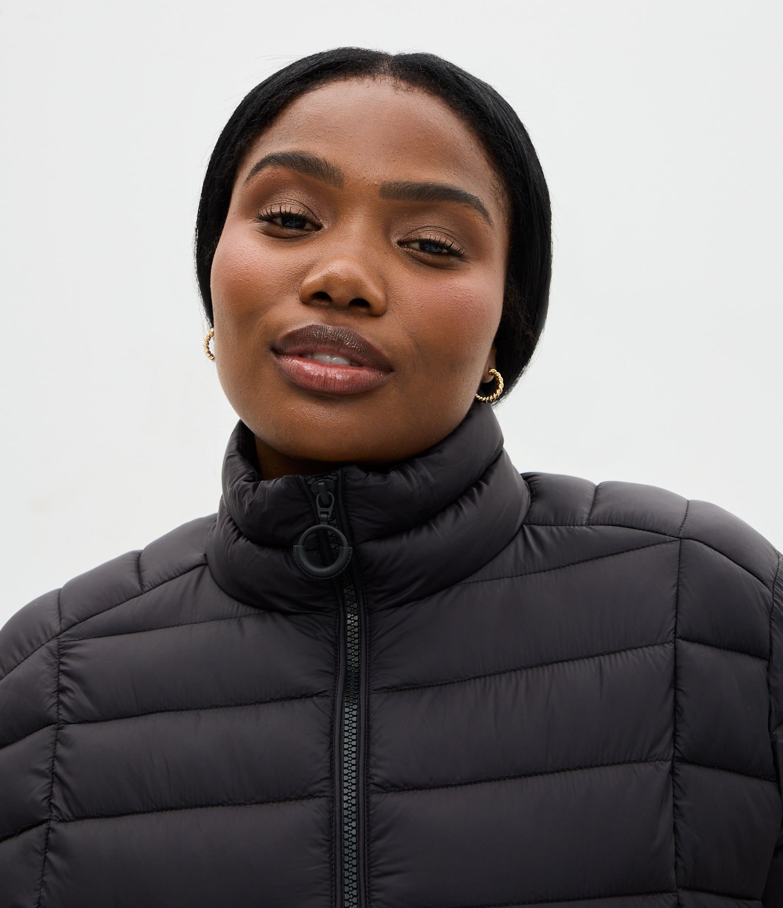 Jaqueta Puffer Ultralight Alongada em Poliamida Curve & Plus Size Preto 3