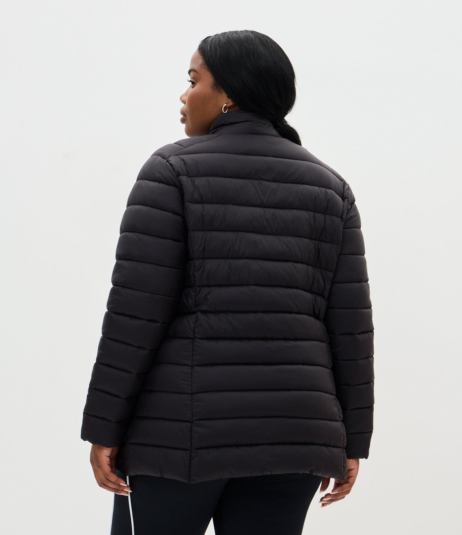 Jaqueta Puffer Ultralight Alongada em Poliamida Curve & Plus Size Preto 4