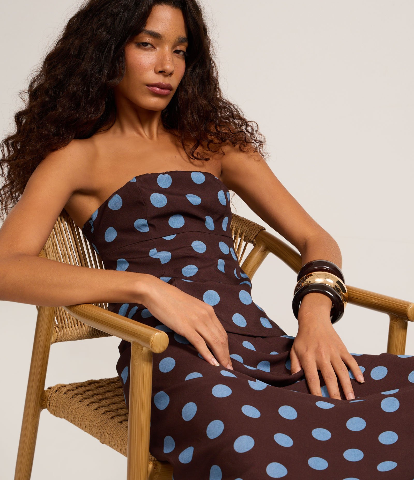 Blusa Tomara Que Caia com Estampa Poá Marrom 1