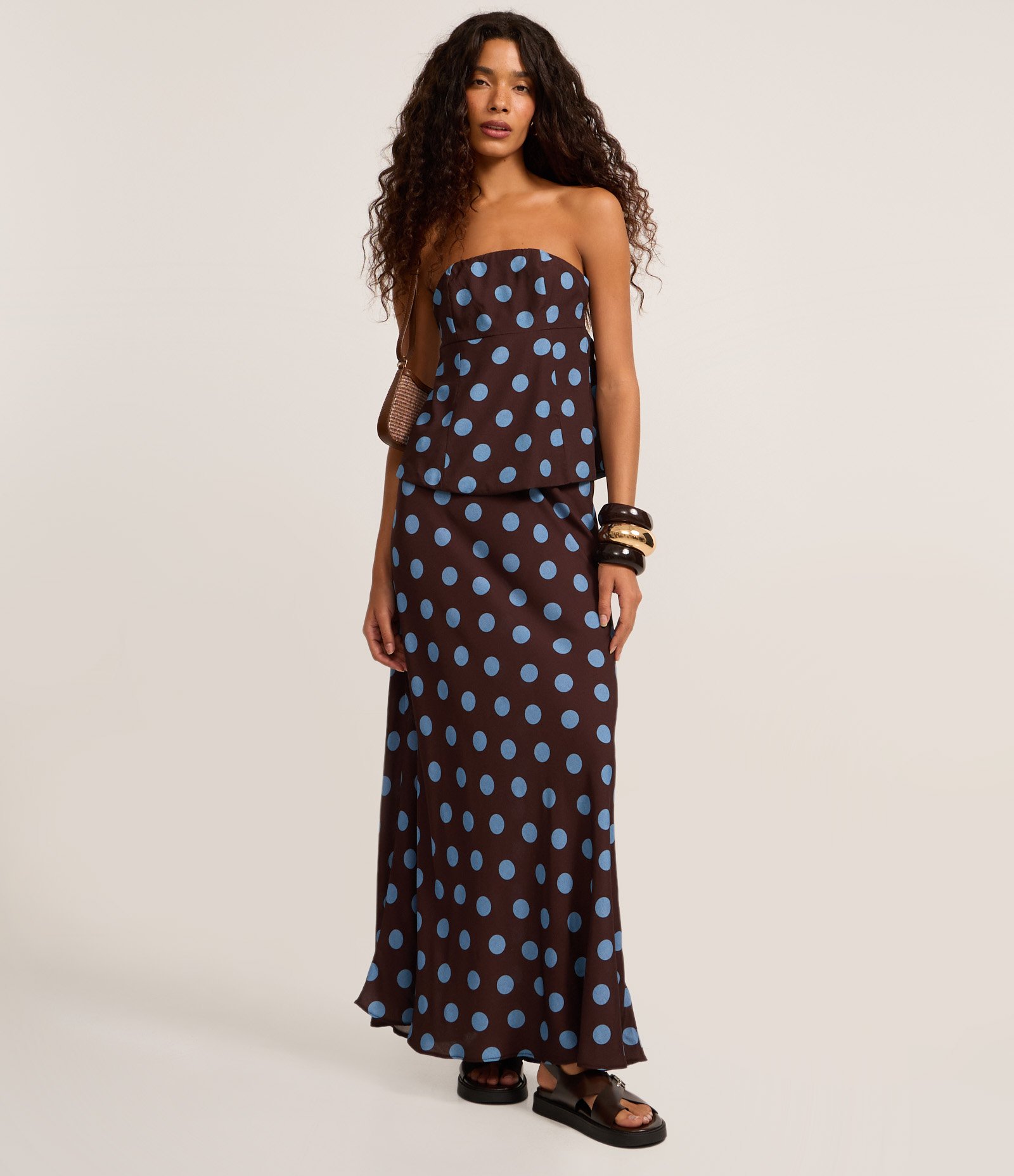 Blusa Tomara Que Caia com Estampa Poá Marrom 2