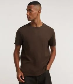 Camiseta Texturizada com Gola Redonda e Manga Curta