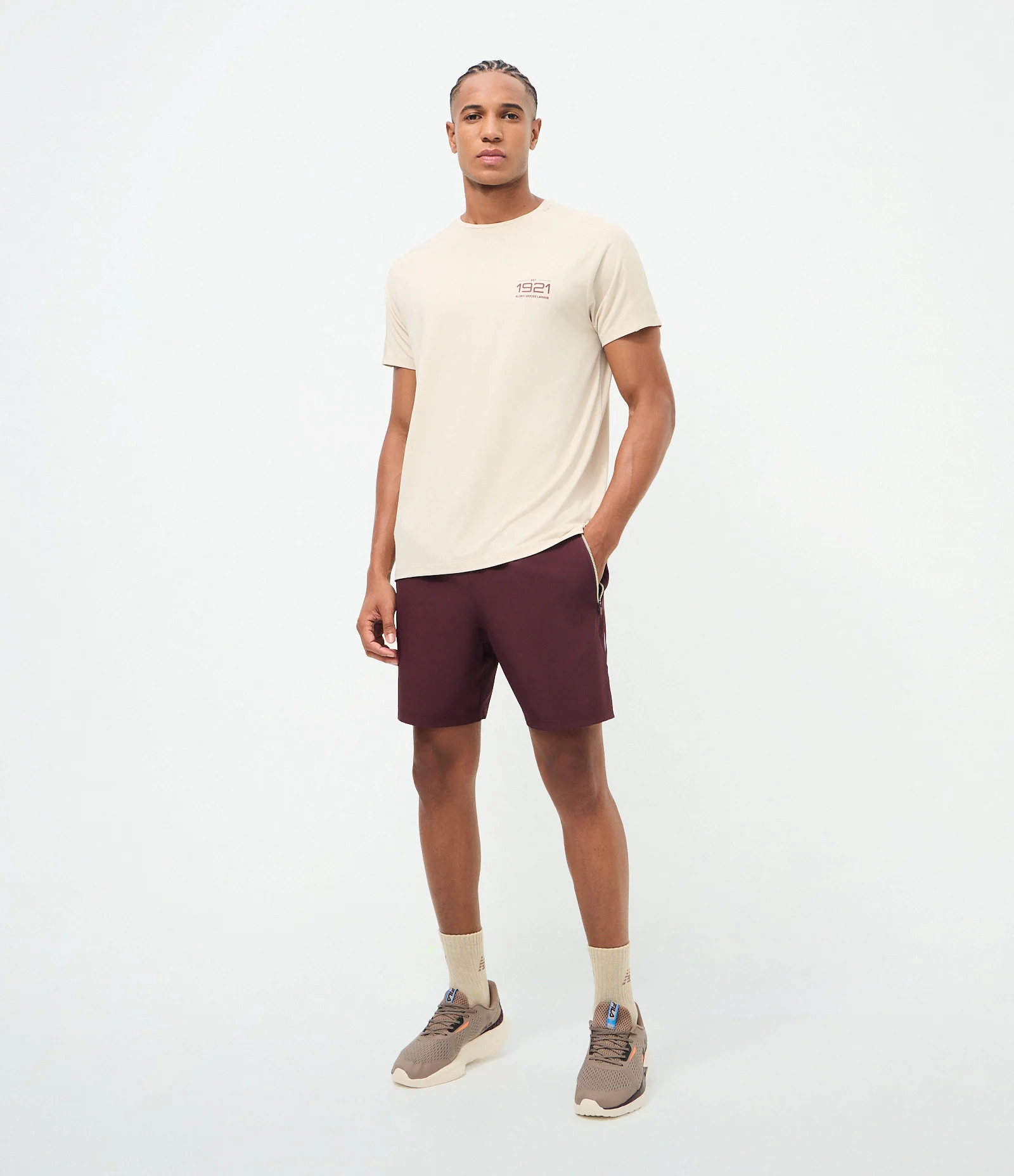 Bermuda Esportiva com Blocos de Cor e Bolsos com Zíper Bordô 2