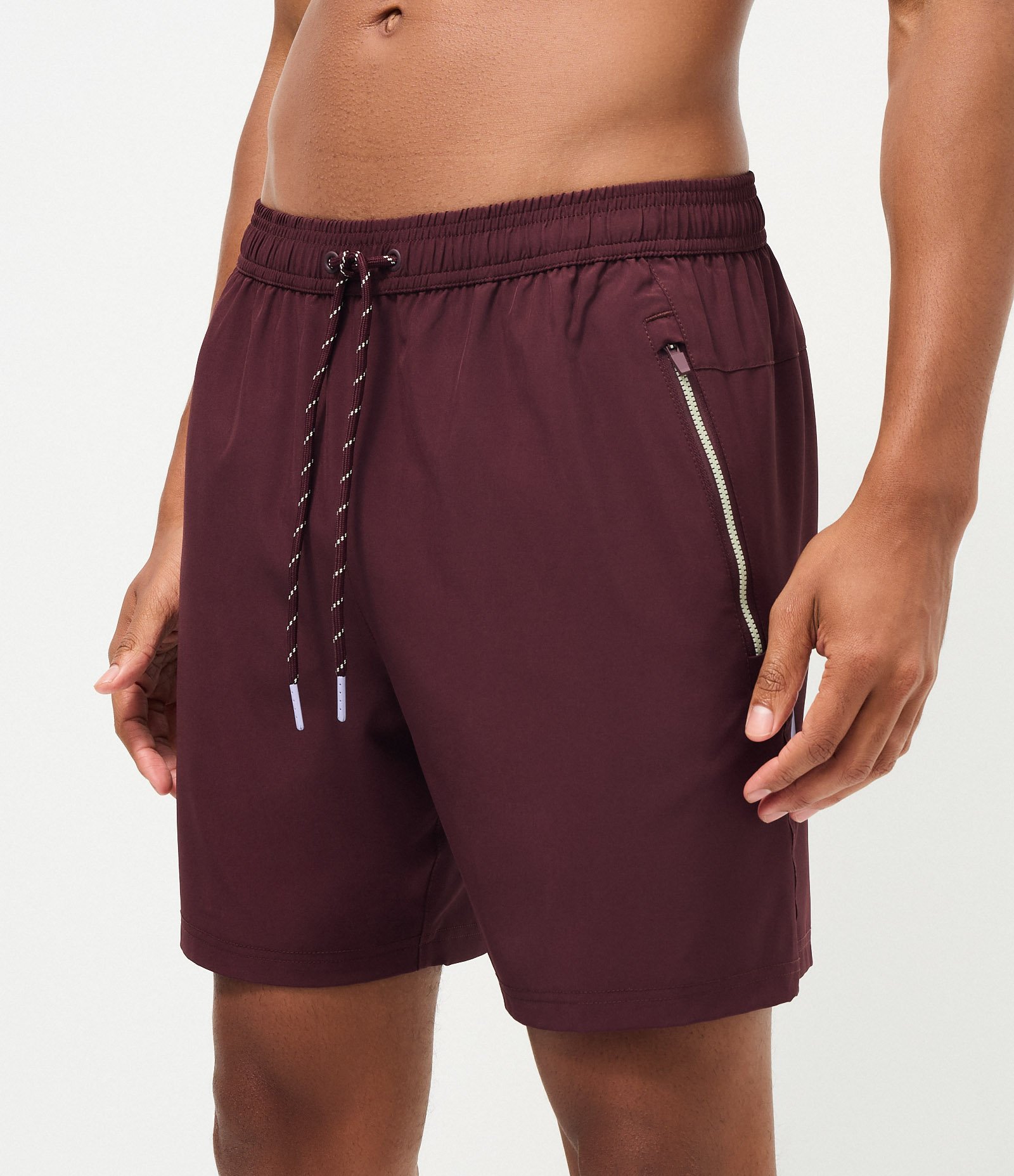 Bermuda Esportiva com Blocos de Cor e Bolsos com Zíper Bordô 3
