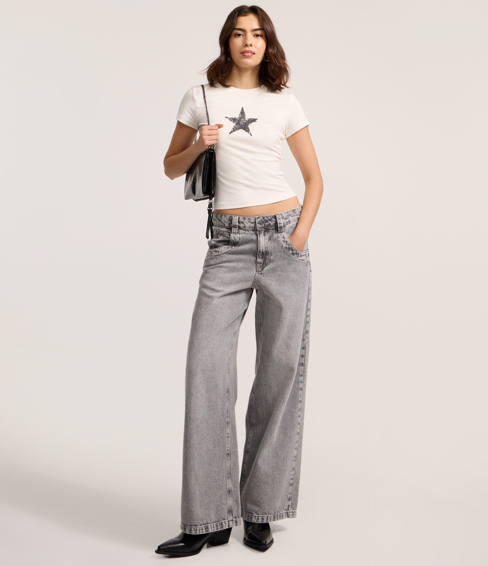 Camiseta em Algodão com Estampa de Estrela Branco 2