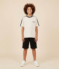 Camiseta Infantil com Bordado localizado – Tam 5 a 14 Anos