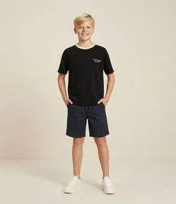 Camiseta Infantil com Bordado localizado – Tam 5 a 14 Anos