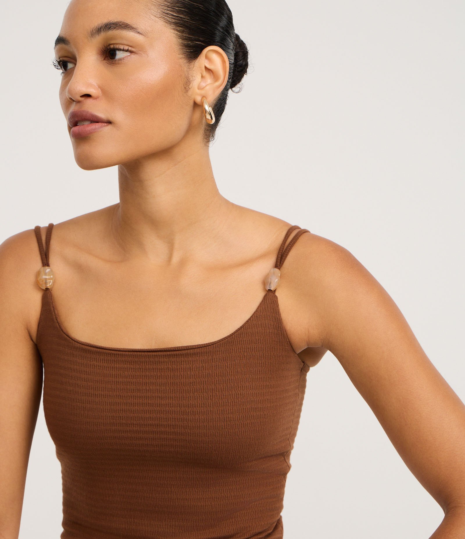 Body Texturizado em Poliamida com Aviamento na Alça Dupla Marrom 4