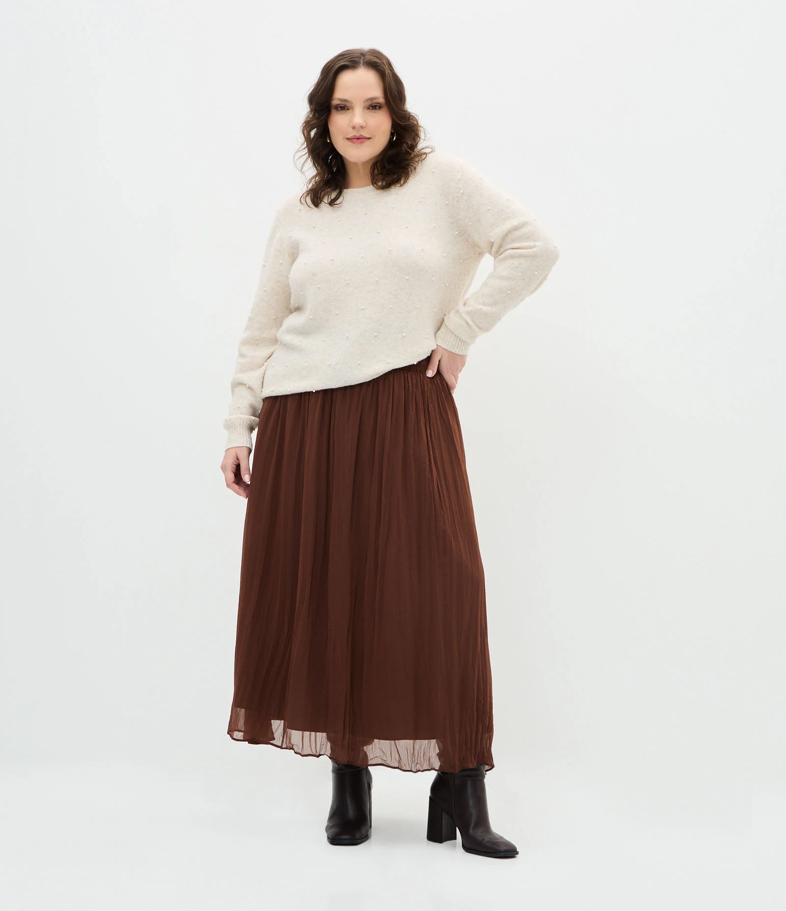 Suéter em Tricô com Pérola Curve & Plus Size Bege 2