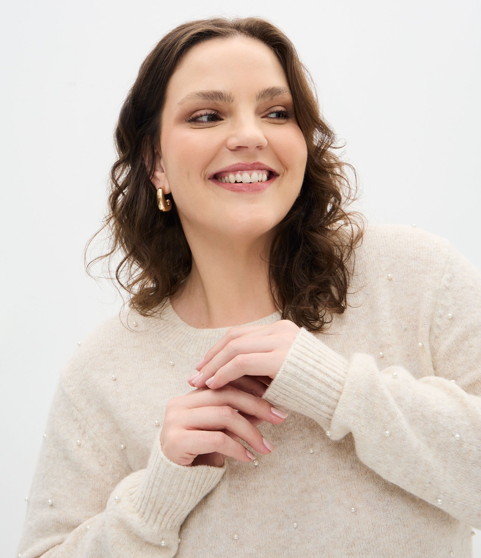 Suéter em Tricô com Pérola Curve & Plus Size Bege 3