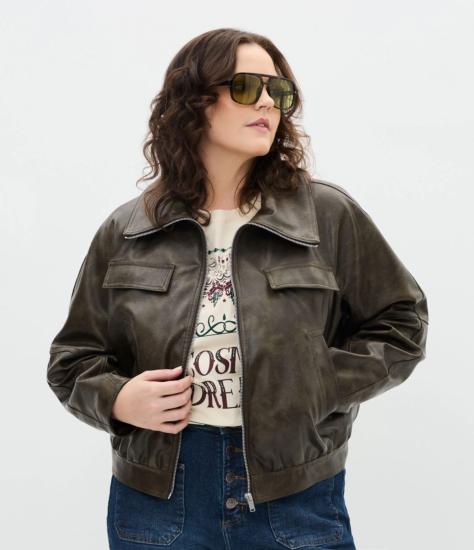 Jaqueta Bomber com Efeito Manchado Bolsos Curve e Plus Size Marrom 1