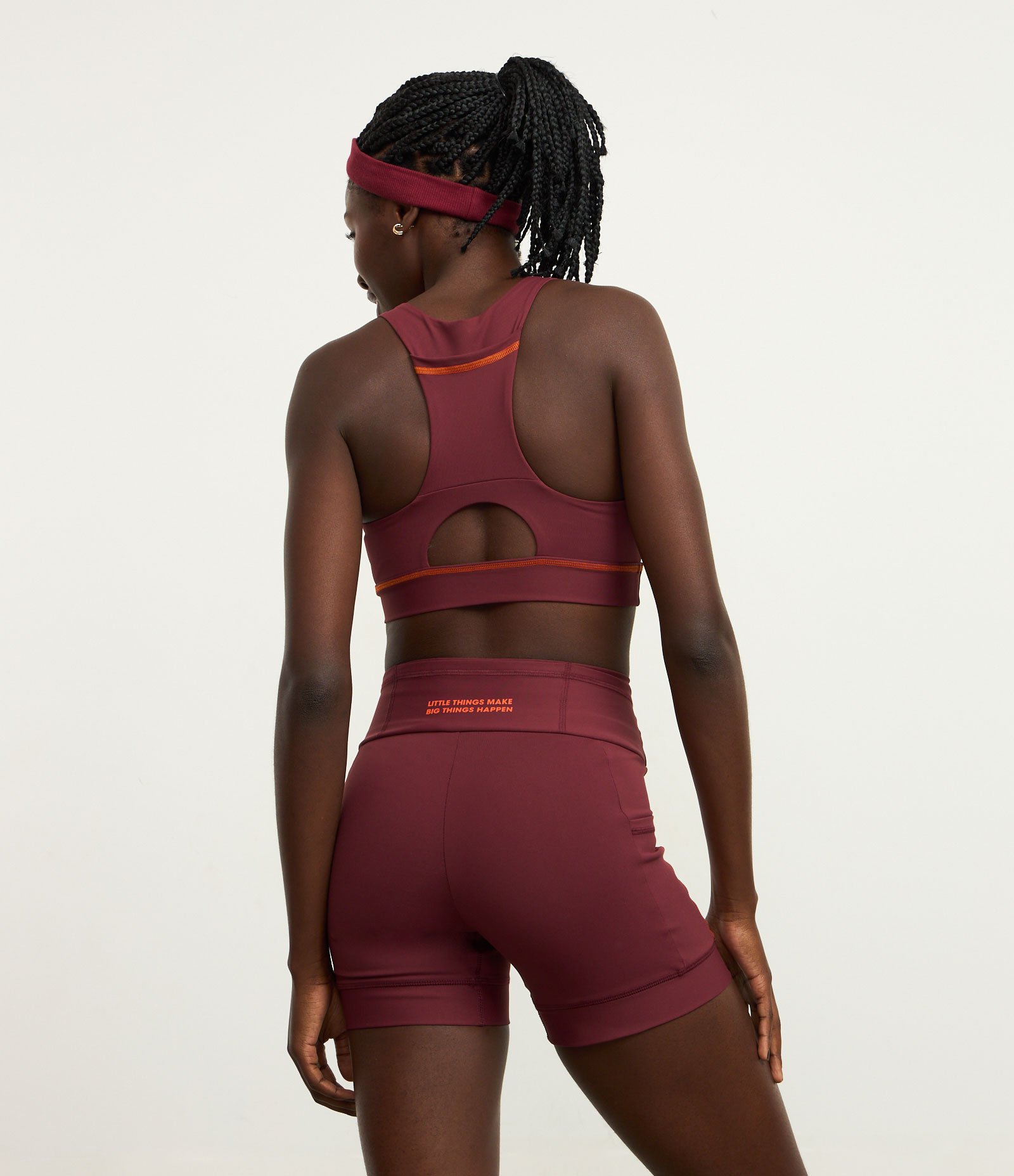 Bermuda Esportiva em Microfibra com Lettering Traseiro Vermelho 5