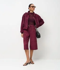 Bermuda Alongada em Suede com Cinto Faixa