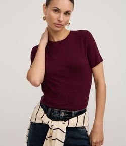 Blusa Básica em Viscose com Gola Redonda