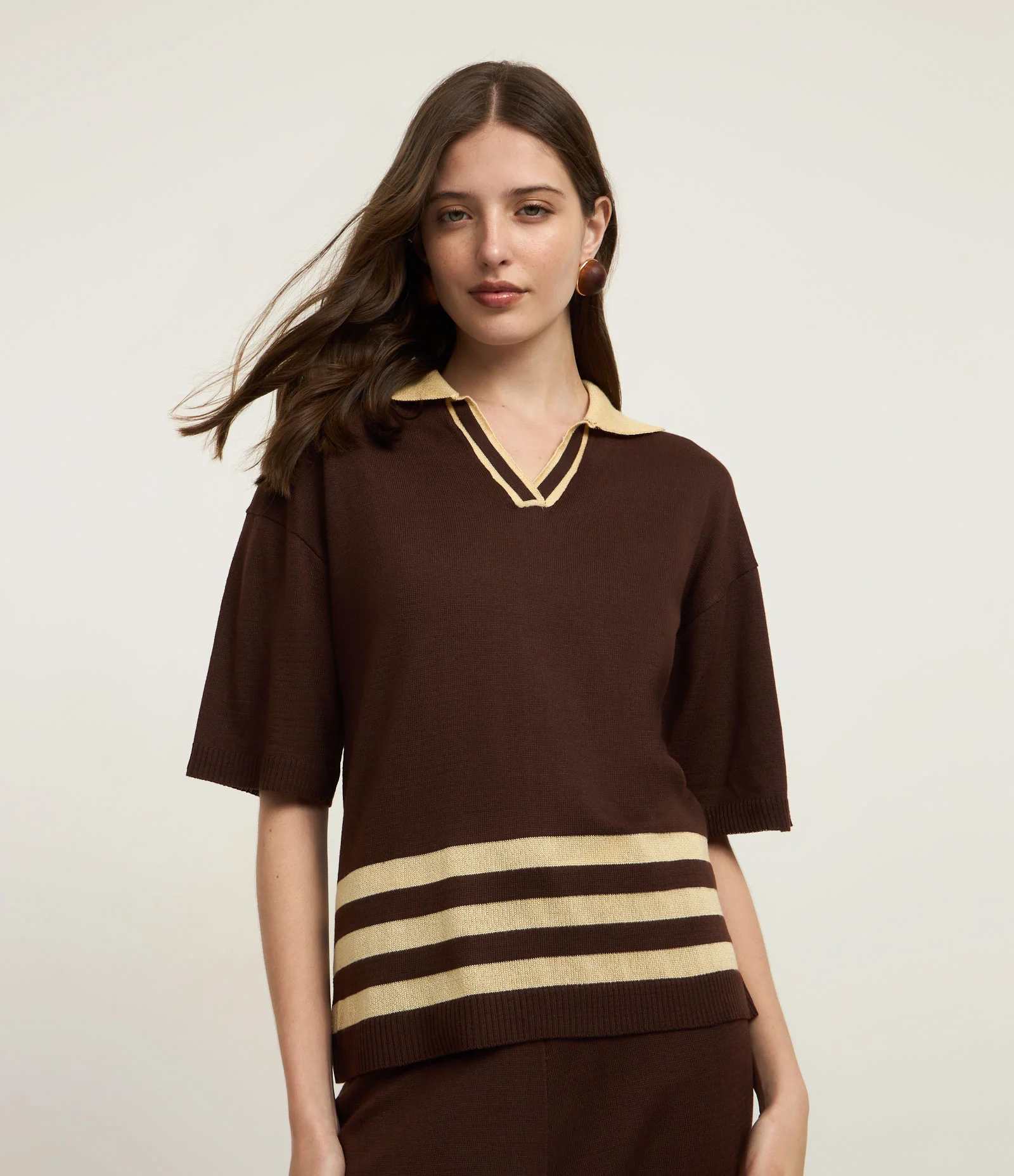 Blusa Polo Oversized em Tricô com Detalhes de Listras Marrom 1