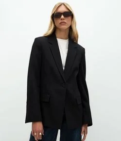 Blazer Alfaiatado Liso com Botões Forrados no Punho