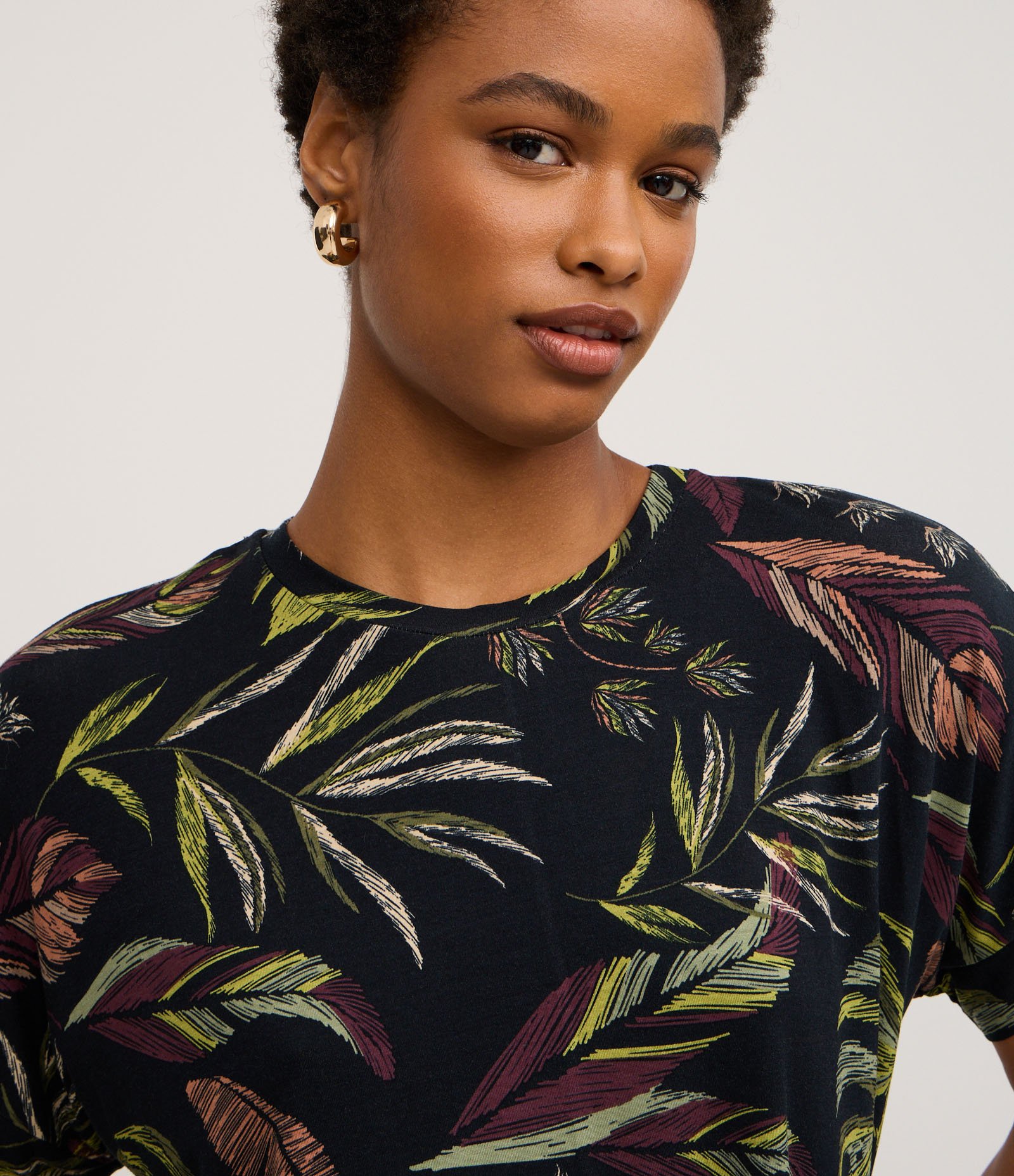 Blusa em Viscolycra com Estampa Folhagem Multicores 3