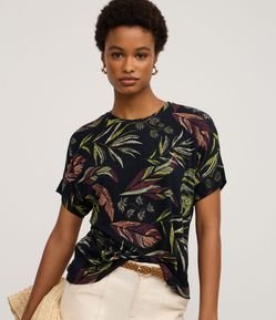 Blusa em Viscolycra com Estampa Folhagem