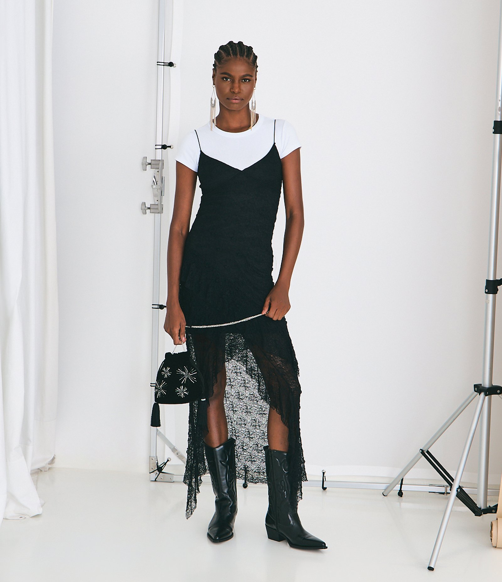 Vestido New Midi com Renda Texturizada e Alças Finas Preto 1