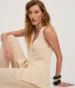 Colete Efeito Crochê com Alças Largas