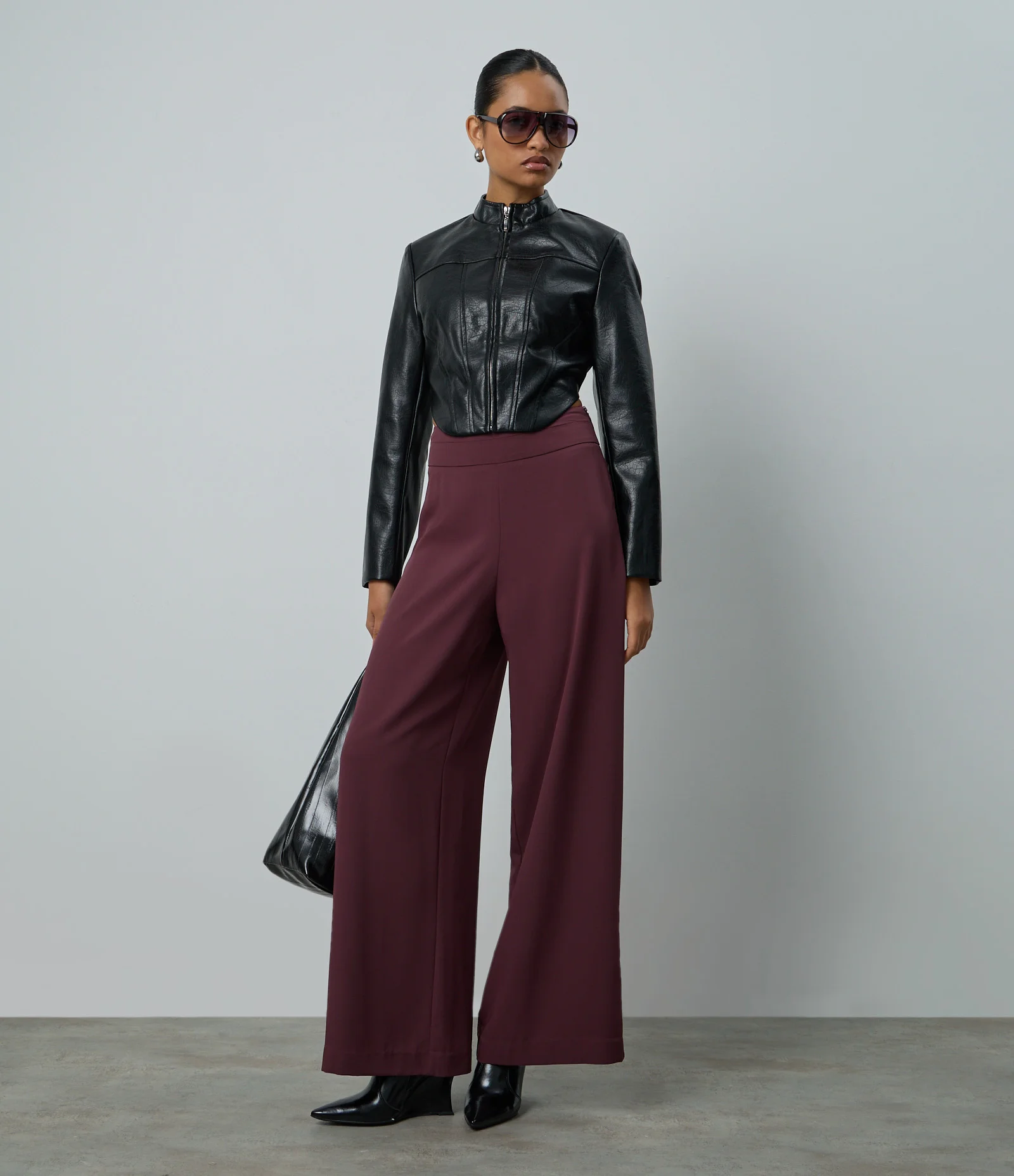 Calça Pantalona Alfaiatada com Cós Liso e Pregas Vinho 1