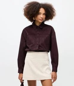Camisa Manga Longa em Suede com Botões Cobertos
