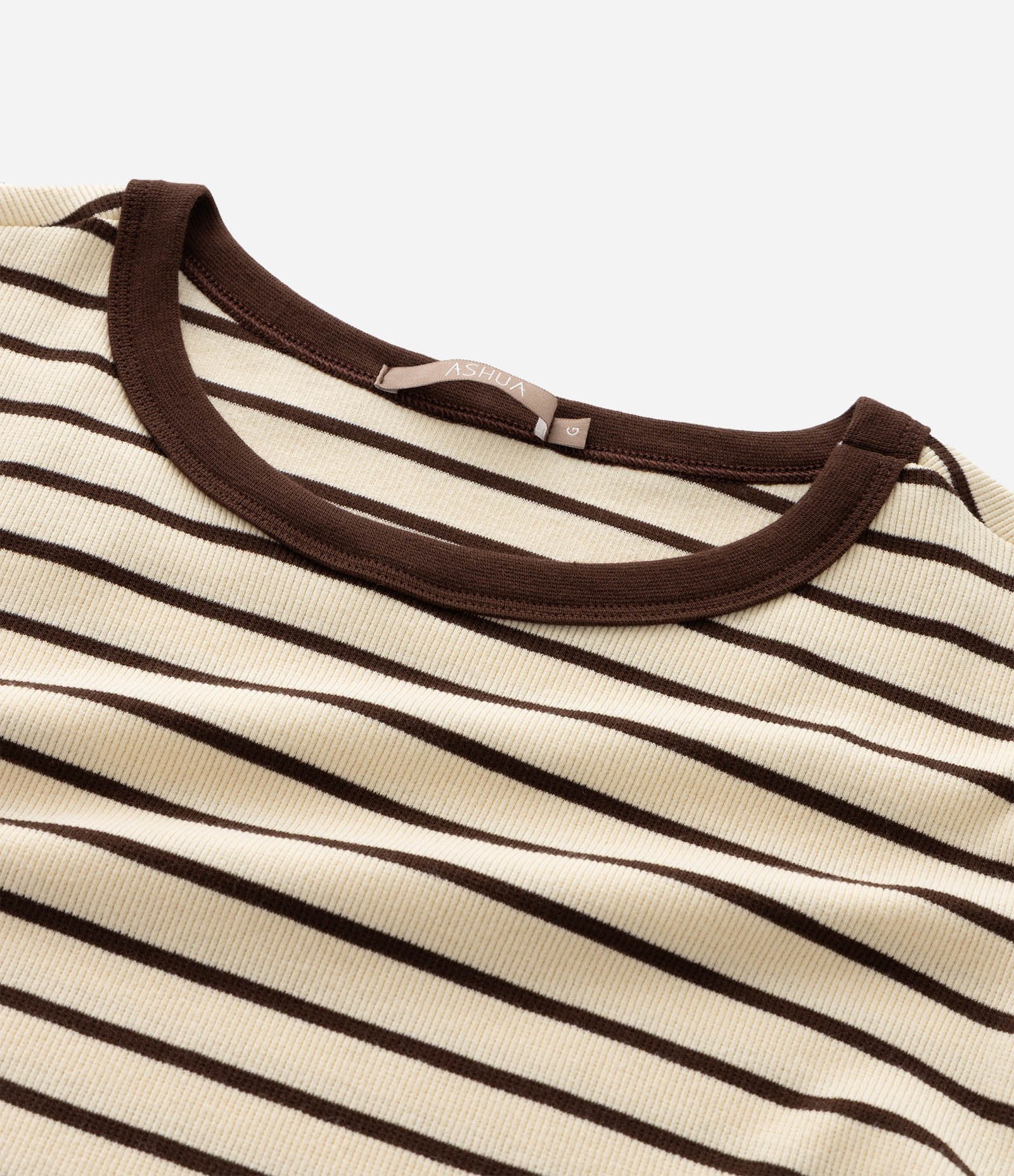 Blusa Baby Look em Ribana Listrada Curve & Plus Size Bege 8