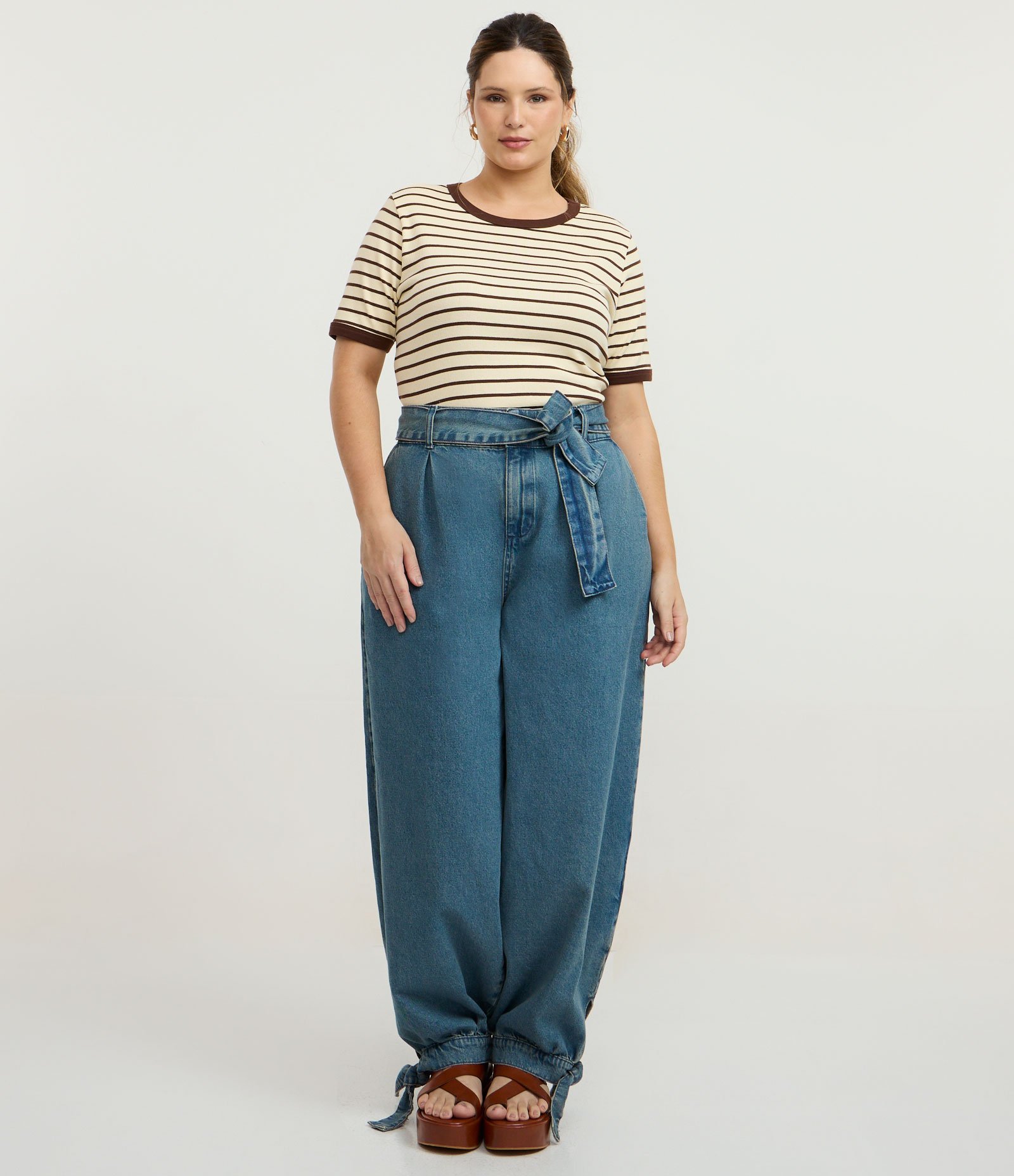 Blusa Baby Look em Ribana Listrada Curve & Plus Size Bege 2